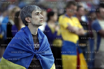 Gdansk. Mistrzostwa Europy w Pilce Noznej. Kibice ogladaja...