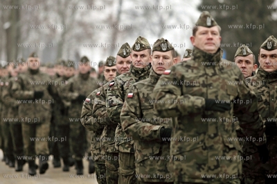 Uroczystosc powitania zolnierzy 49. Bazy Lotniczej...