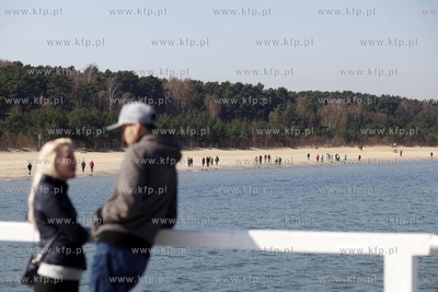 Sloneczna niedziela na molo w Gdansku Brzeznie.
30.03.2014
fot....