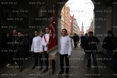 Gdańsk. Przemarsz ul.Długą z okazji jubileuszu siedemdziesięciolecia...