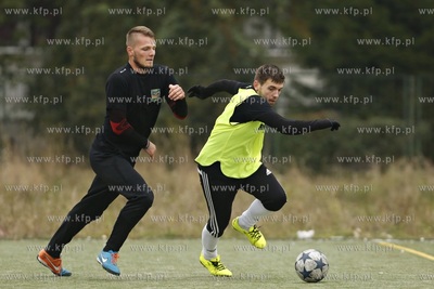 Gdansk Zaspa. Pilkarski turniej dzikich druzyn Do przerwy...