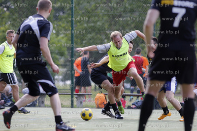 Gdansk Zaspa. Pilkarski turniej dzikich druzyn Do przerwy...