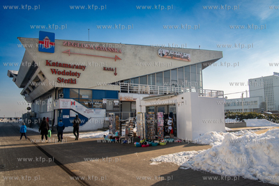 Zimowa Gdynia. Dworzec Pasażerski Żeglugi Gdańskiej...