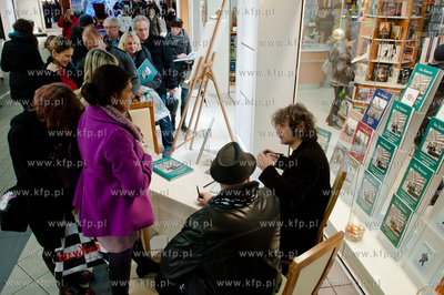 Gdansk. Centrum Handlowe Madison. Ksiegarnia Muza....