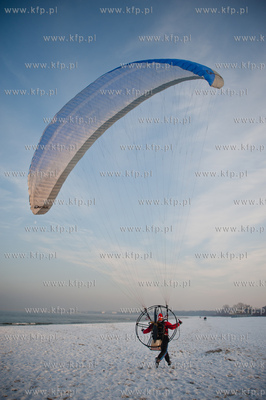 Gdansk. Plaza w Brzeznie. Akcja swiateczna pt. Mikolaje...