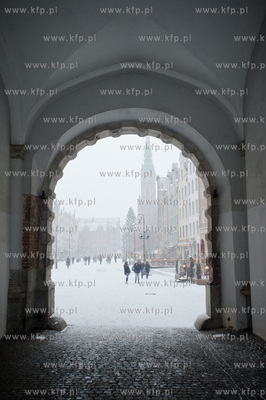 Gdansk. Dlugi Targ. Zima i obfite opady sniegu wrocily...