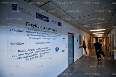 Uniwewrsytet Gdanski. Wydzial Matematyki, Fizyki i...