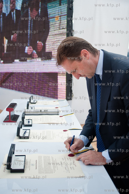 Gdansk. Rebiechowo. Uroczystosc wmurowania kamienia...