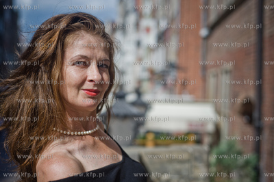 Gdansk. Ul. Dluga. Aktorka z Gdanska, mieszkajaca obecnie...