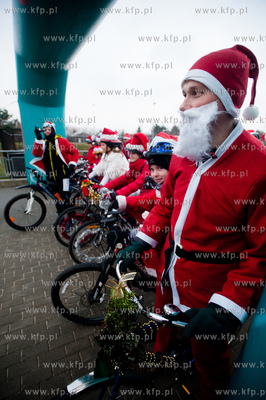 Gdansk. Parking pod Ergo Arena. Coroczna akcja Mikolaje...