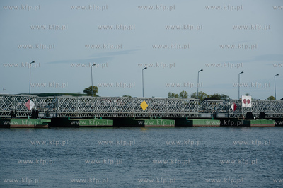 Gdansk. Sobieszewo. Odremontowany most pontonowy.
06.05.2014
fot....