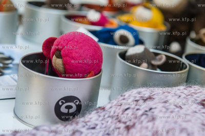 Gdansk. Dlugi Targ. DoMINIk designe - towarzyszacy...