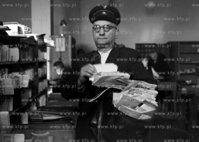 Listonosz. (lata60)
1960
0002271z
Fot. Zbigniew Kosycarz...