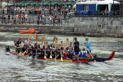Baltic Sail Gdansk. Wyscigi smoczych lodzi na Motlawie29.07.2006...