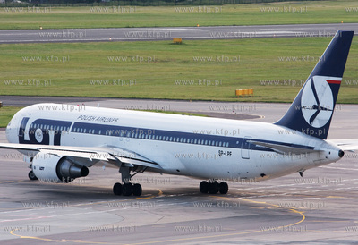 Gdansk, Rebiechowo. Nz. Boeing 767-300ER linii LOT...