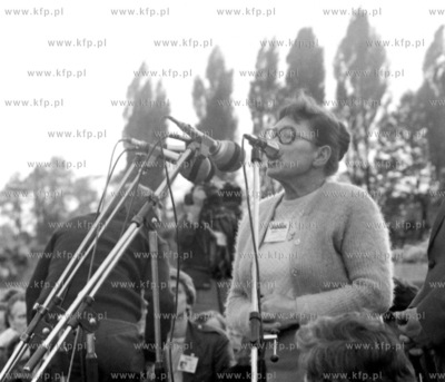 Delegacja Solidarnosci na stadionie klubu Hutnik na...