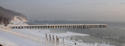 Gdynia Orlowo w zimowej szacie. Nz. Pokryte sniegiem...