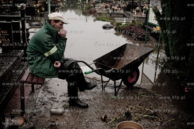 Brzeszcze. Skutki powodzi w powiecie oswiecimskim i...