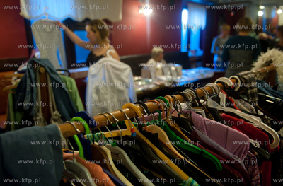 Kawiarnia Caffe Aniol w Gdyni. Wiosenny kiermasz "Kwiatki...