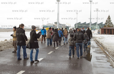 30 najaktywniejszych fanow lotniska na facebooku mialo...