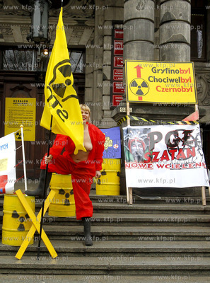 Przed szczecinskim Urzedem Wojewodzkim odbyla się...