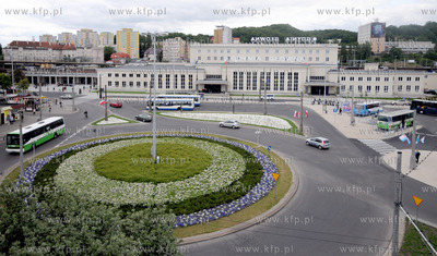 Dworzec kolejowy Gdynia Glowna oddany do uzytku po...