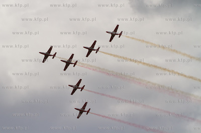 Festyn lotniczy z okazji 100-lecia lotnictwa w Elblagu....