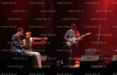 Gdansk Dzwiga Muze 2012. Koncert zespolu SISTARS. 10.08.2012...