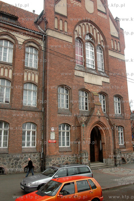 Budynek Liceum Ogolnoksztalcacego im. Wojciecha Ketrzynskiego...