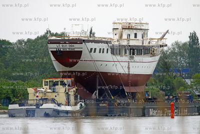 Transport kadluba do portu wewnetrzego w Gdansku szkolnego...