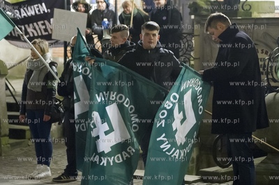 Gdańsk Manifestacja antyimigrancka Dość Płonącej...