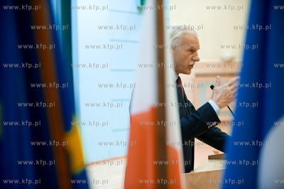 Spotkanie Andrzeja Olechowskiego ze studentami na Wydziale...