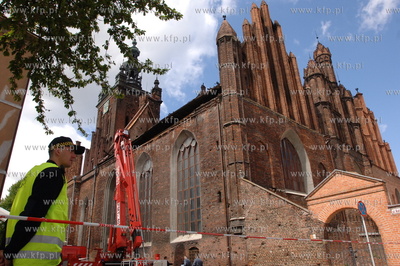 Pozar kosciola sw. Katarzyny w Gdansku. Straznik miejski...