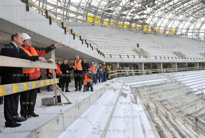 Konferencja prasowa premiera Donalda Tuska na stadionie...