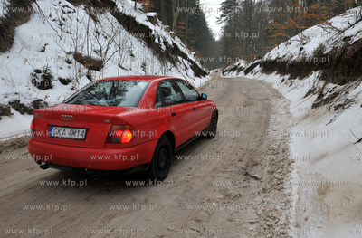 Lesna droga pomiedzy Sulminem na Kaszubach, a Otominem....