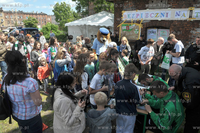Gdansk Orunia. Akcji malowania scian tunelu na ul....