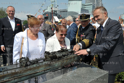 Gdynia. Odsłonięcie makiety dla niewidomych Okrętu...