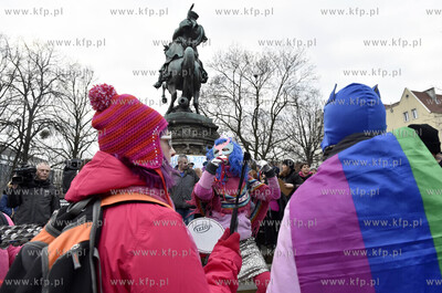 Międzynarodowy Strajk Kobiet. Targ Drzewny w Gdańsku...