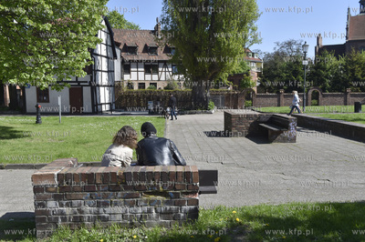 Gdańsk. Okolice ul. Wodopój. Skwer pomiędzy kanałem...