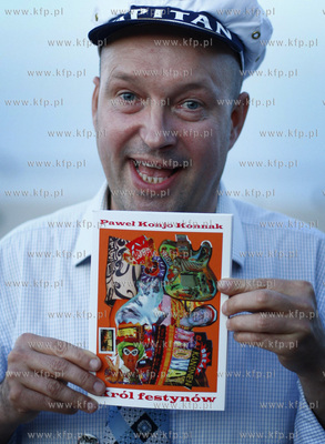 Gdynia. Tawerna Contrast. Wystep Pawla Konjo Konnaka...