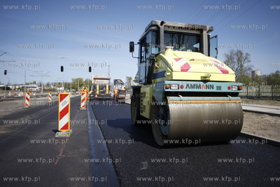 Gdansk. Remont nawierzni na ul. Marynarki Polskiej.30.04.2011
fot....