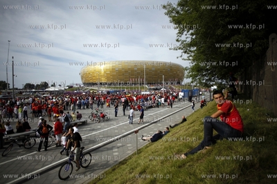 Gdansk Arena. Kibice wchodza na mecz mistrzostw europy...