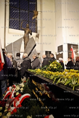 Gdansk. Marsz pamieci ofiar katastrofy smolenskiej...