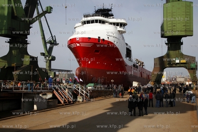 Gdanski oddzial Stoczni Nauta S.A.. Wodowanie kadlubu...