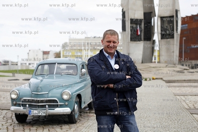 Zabytkowy samochod marki Warszawa, ktora jezdzil Karol...