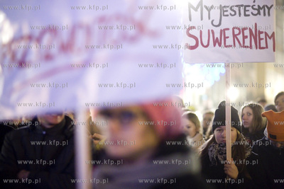 Gdańsk. Długi Targ. Protest studentów i studentko...