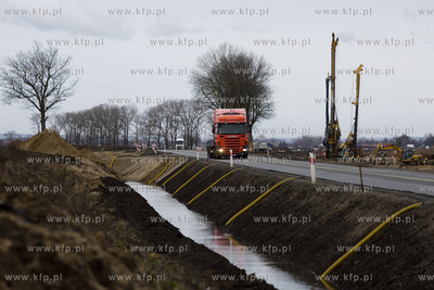 Przebudowa drogi krajowej s7 na odcinku Gdańsk - Kiezmark.
24.02.2017
fot....