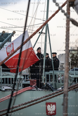Okręt-muzeum ORP "Błyskawica" opuścił Nabrzeże...