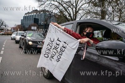 STOP Barbarzyńcom!  Mobilny protest w Gdańsku przeciwko...
