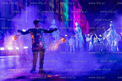 100 - lecie Gdyni. Urodzinowy spektakl uliczny GDYNIA...